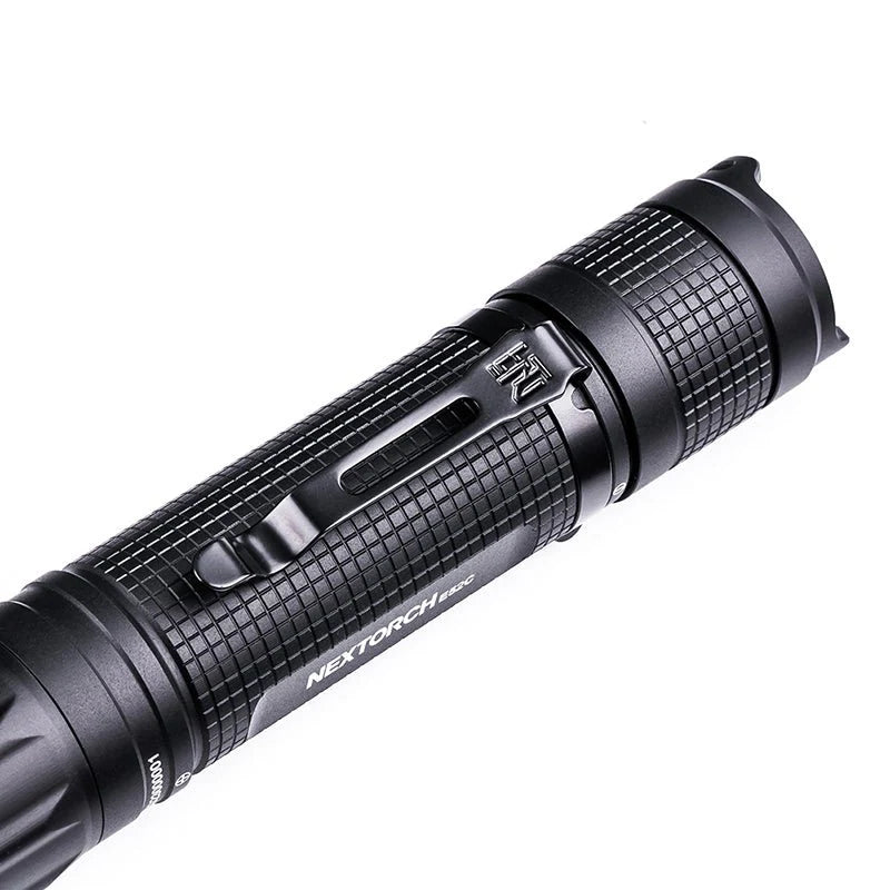 NexTorch E52C oplaadbare zaklamp 3000 lumen clip