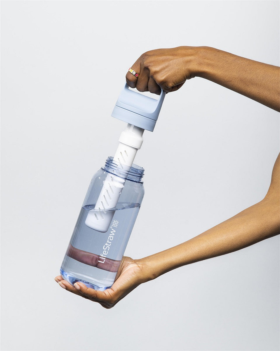 LifeStraw Go Series Waterfilter Bottle icelandic blue 1 liter met microvezelfilter en carbonfilter