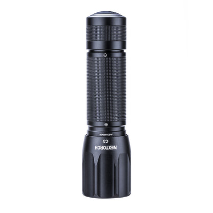 Nextorch C3 zaklamp op batterijen staand