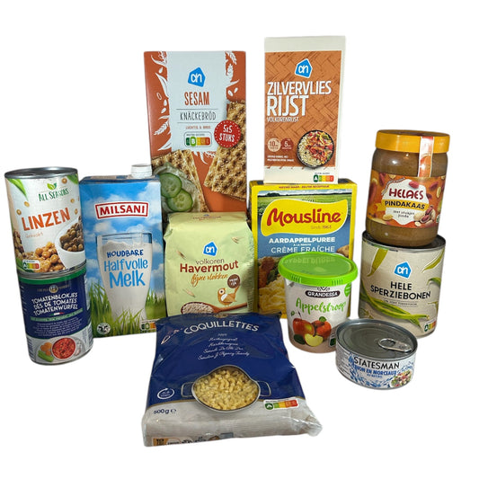 Rijst, aardappelpuree, havermout, pasta, melk, linzen, tomatenblokjes, appelstroop, tonijn, pindakaas. Voldoende voeding voor in je noodpakket.